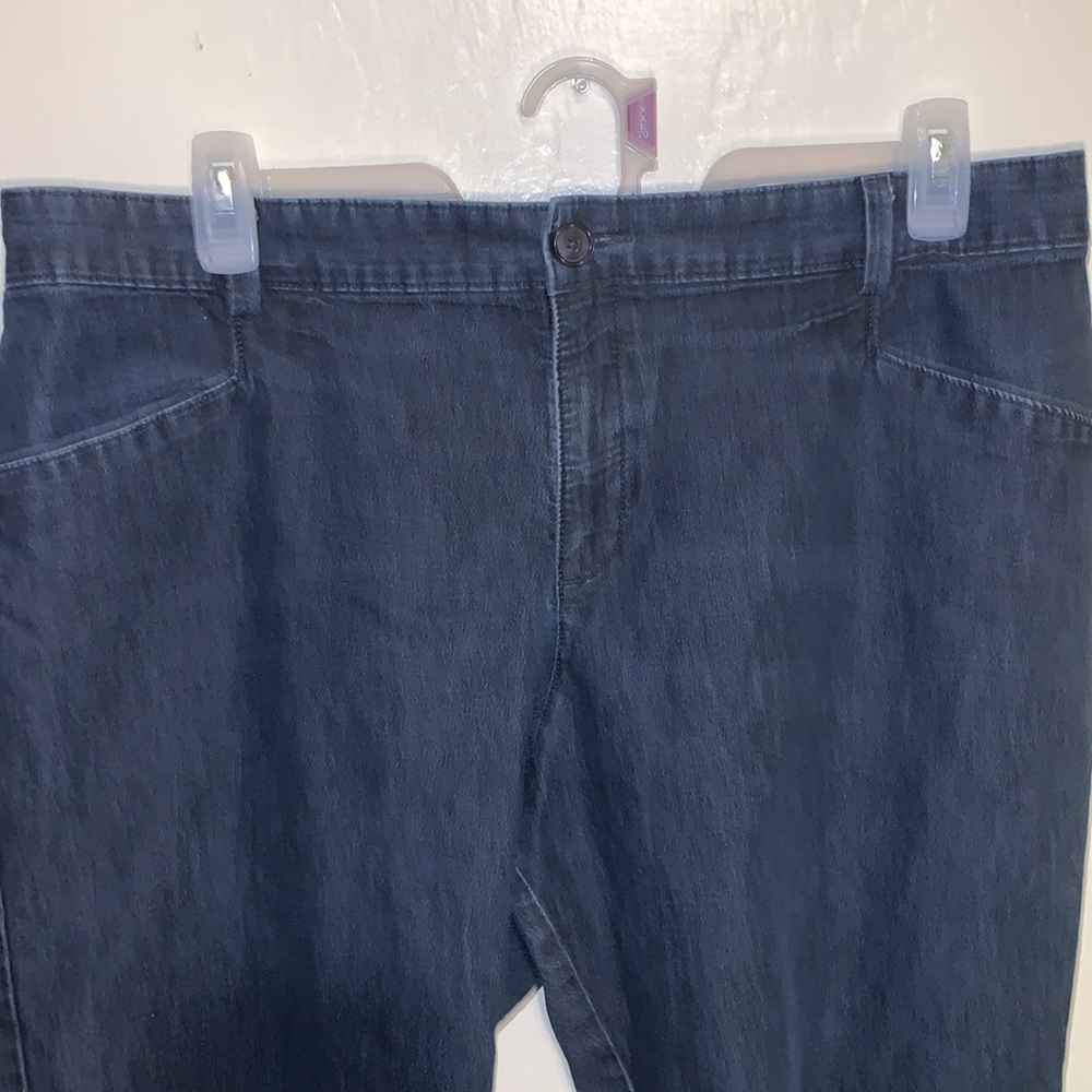 Lee’s Just Below The Waste Capris View 2